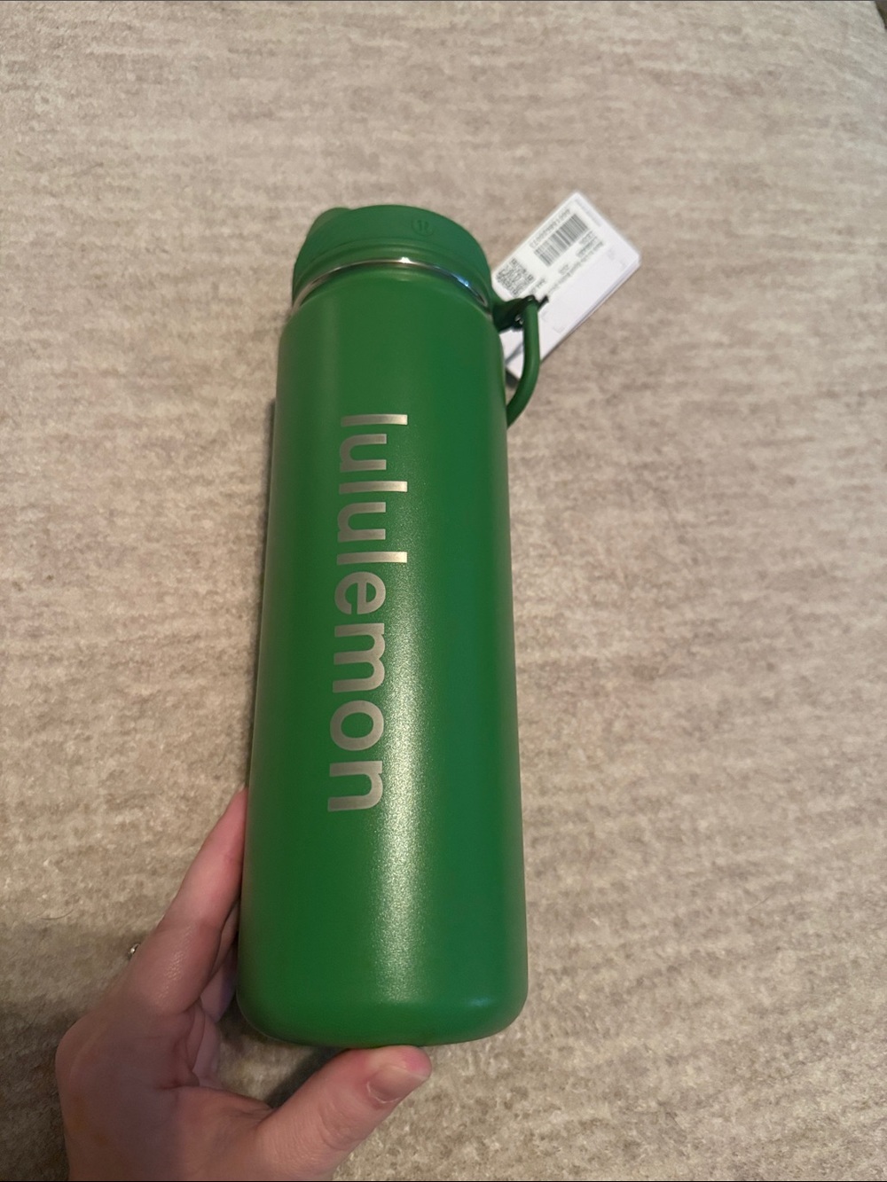 LULULEMON Green water bottle